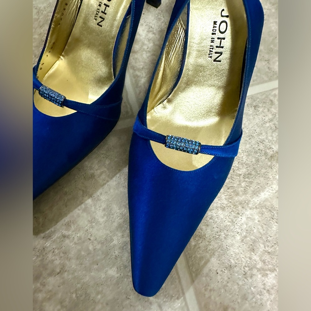 St. John Blue Shoes Sz 8 1/2 NWOT - Picture 2 of 6